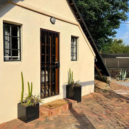 Cosy City Cottage Gaborone Luaran gambar